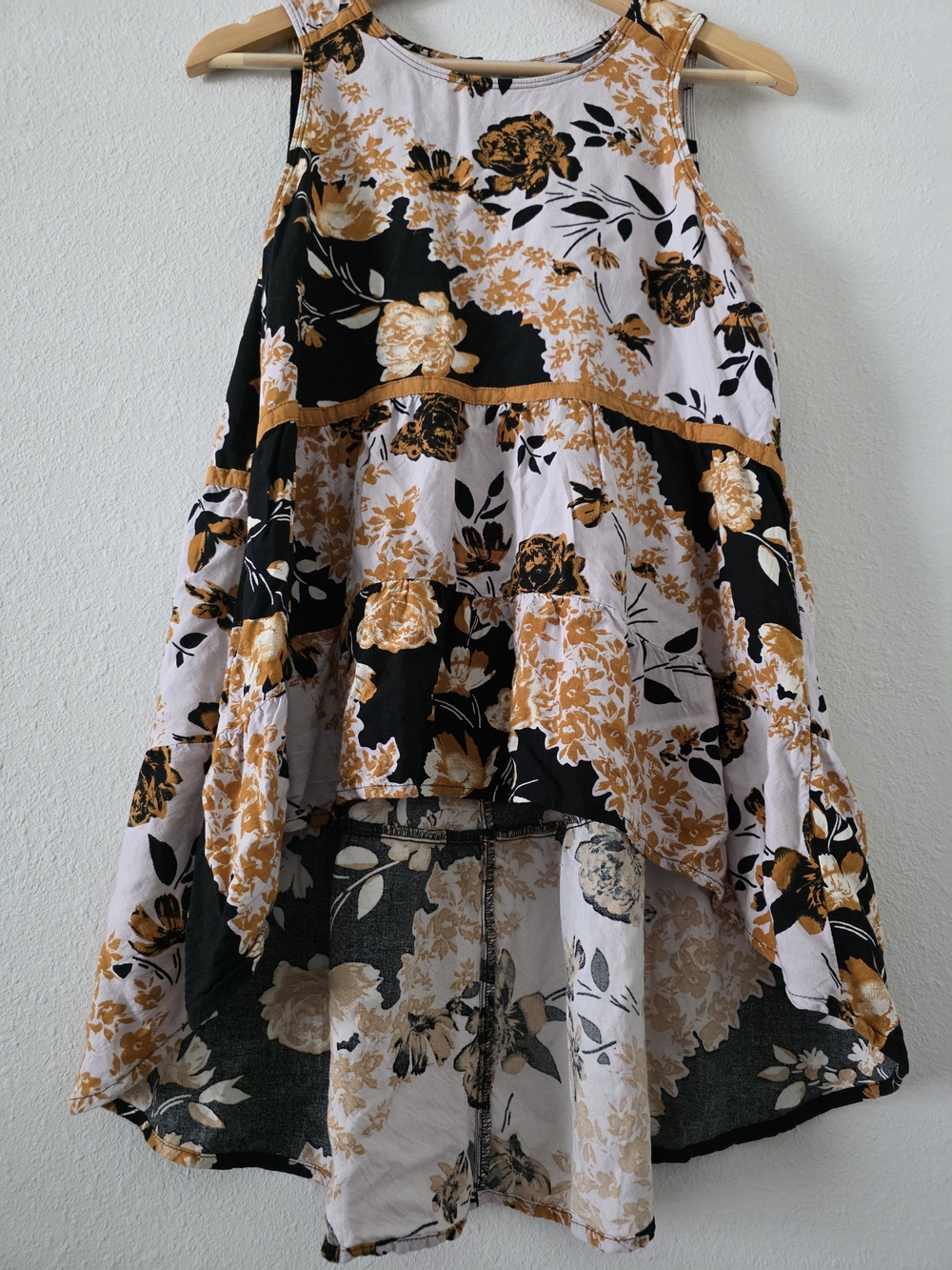 Maurices Floral Blouse in Black & White Size Medium